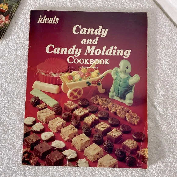 Vintage Cookbooks x2 Beautiful Holiday Ideas Candy & Candy Molding - Picture 9 of 11